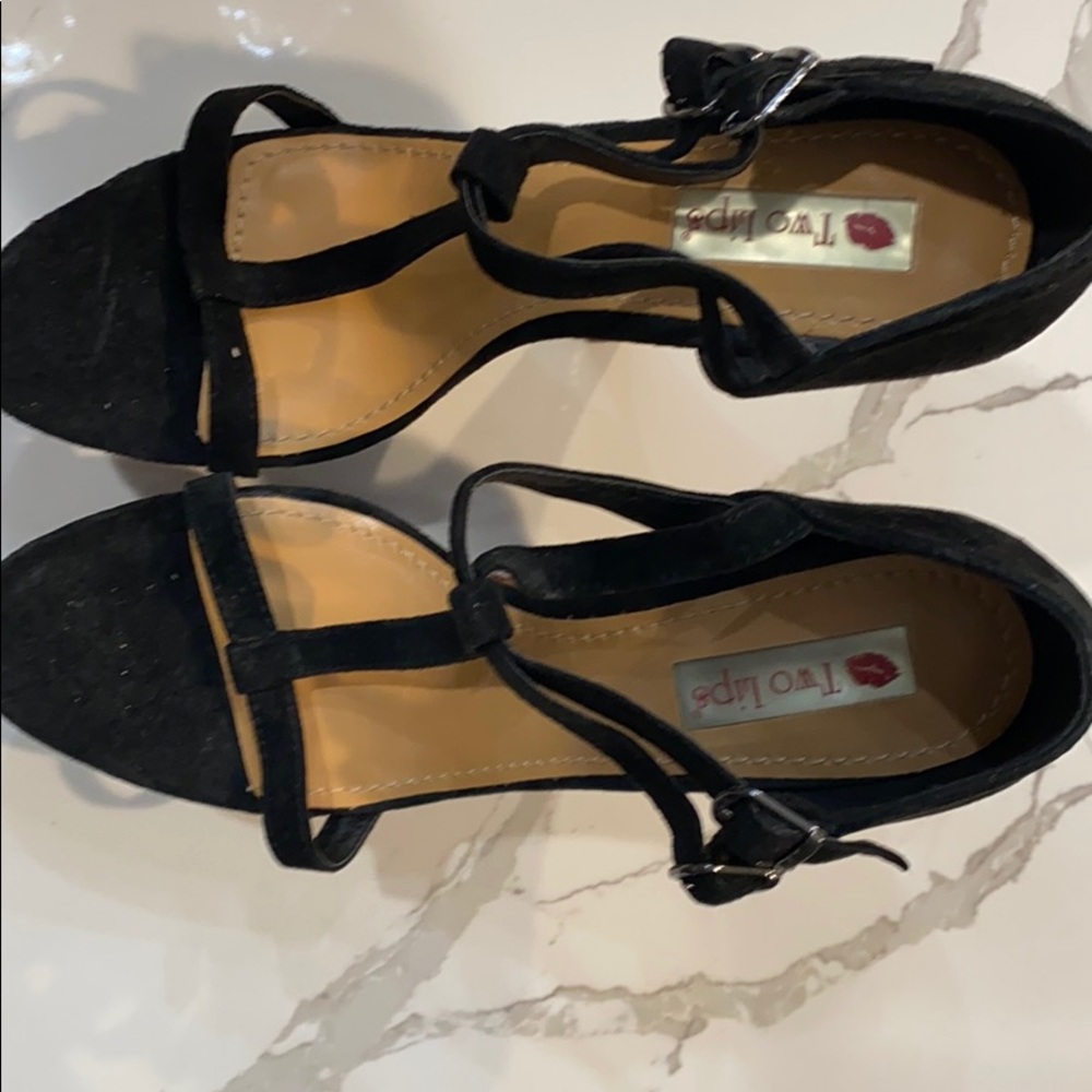 Cut-out wooden platform heels